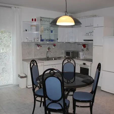 Logo Apartment *